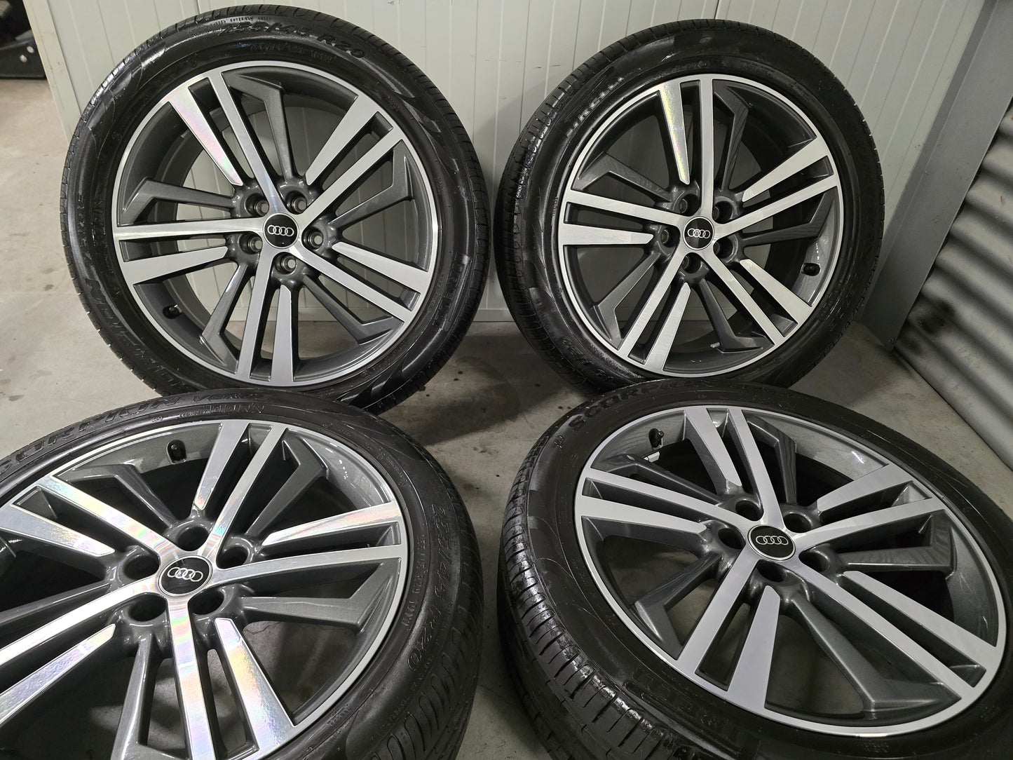 NIEUW Audi Q5 A6 e-tron  20 inch zomerbanden Sport velgen 5x112