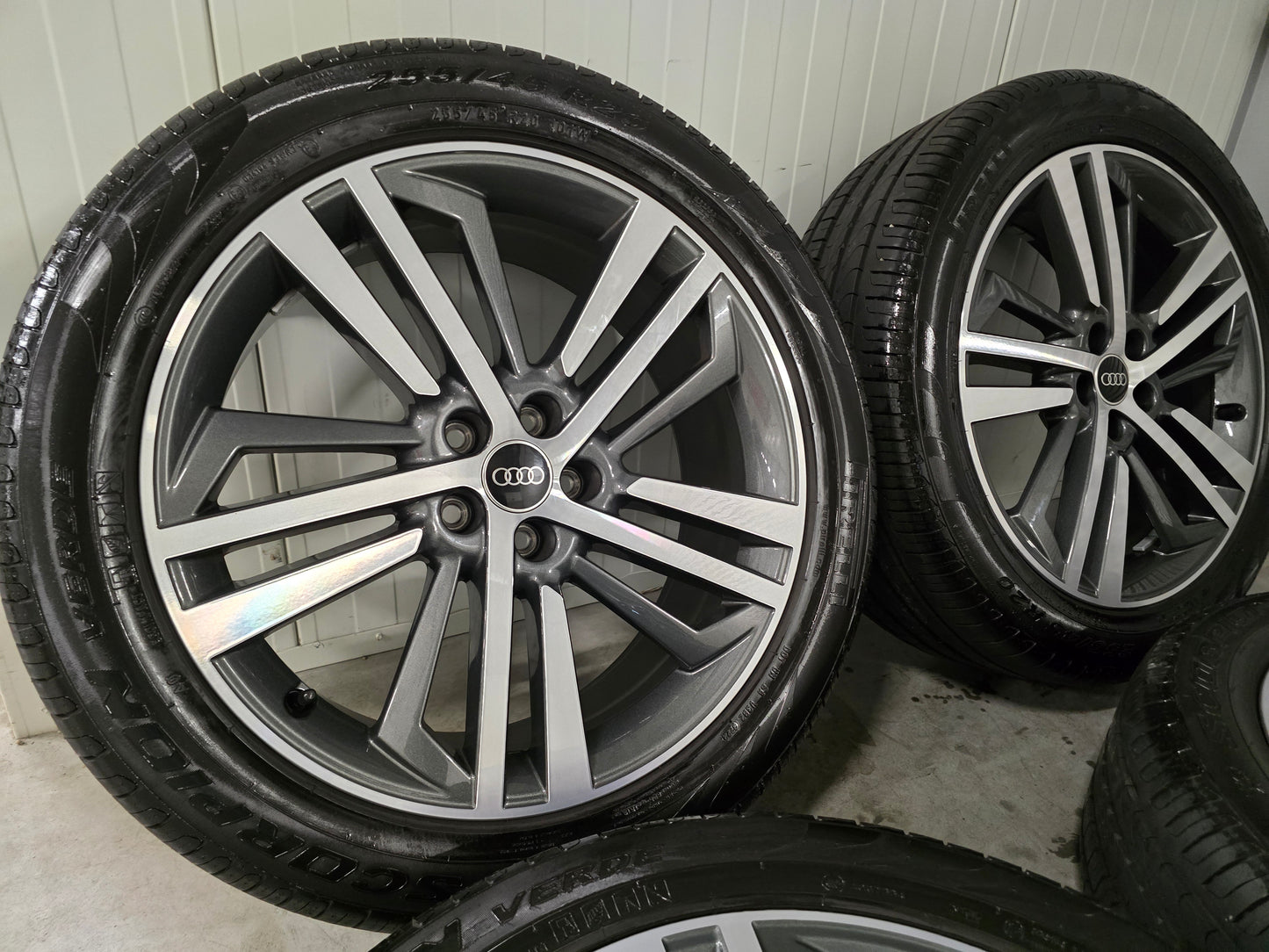 NIEUW Audi Q5 A6 e-tron  20 inch zomerbanden Sport velgen 5x112