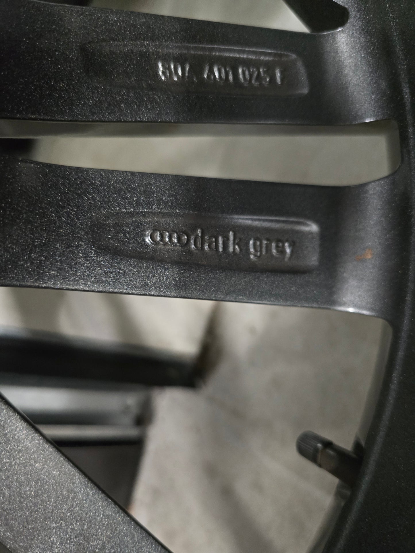 NIEUW Audi Q5 A6 e-tron  20 inch zomerbanden Sport velgen 5x112