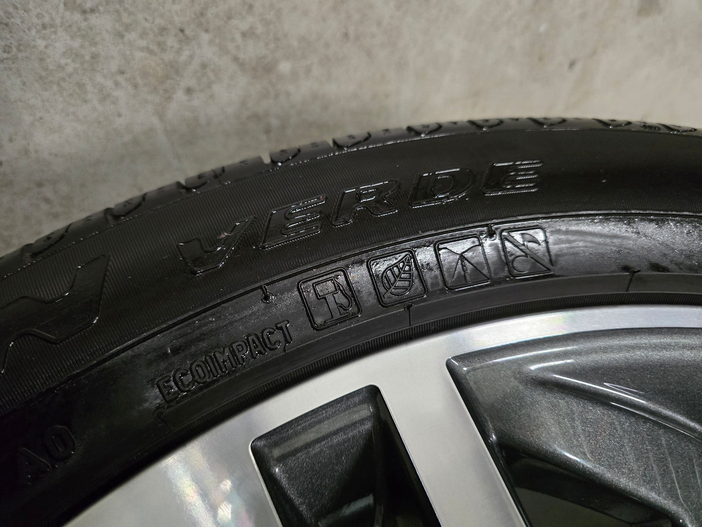 NIEUW Audi Q5 A6 e-tron  20 inch zomerbanden Sport velgen 5x112