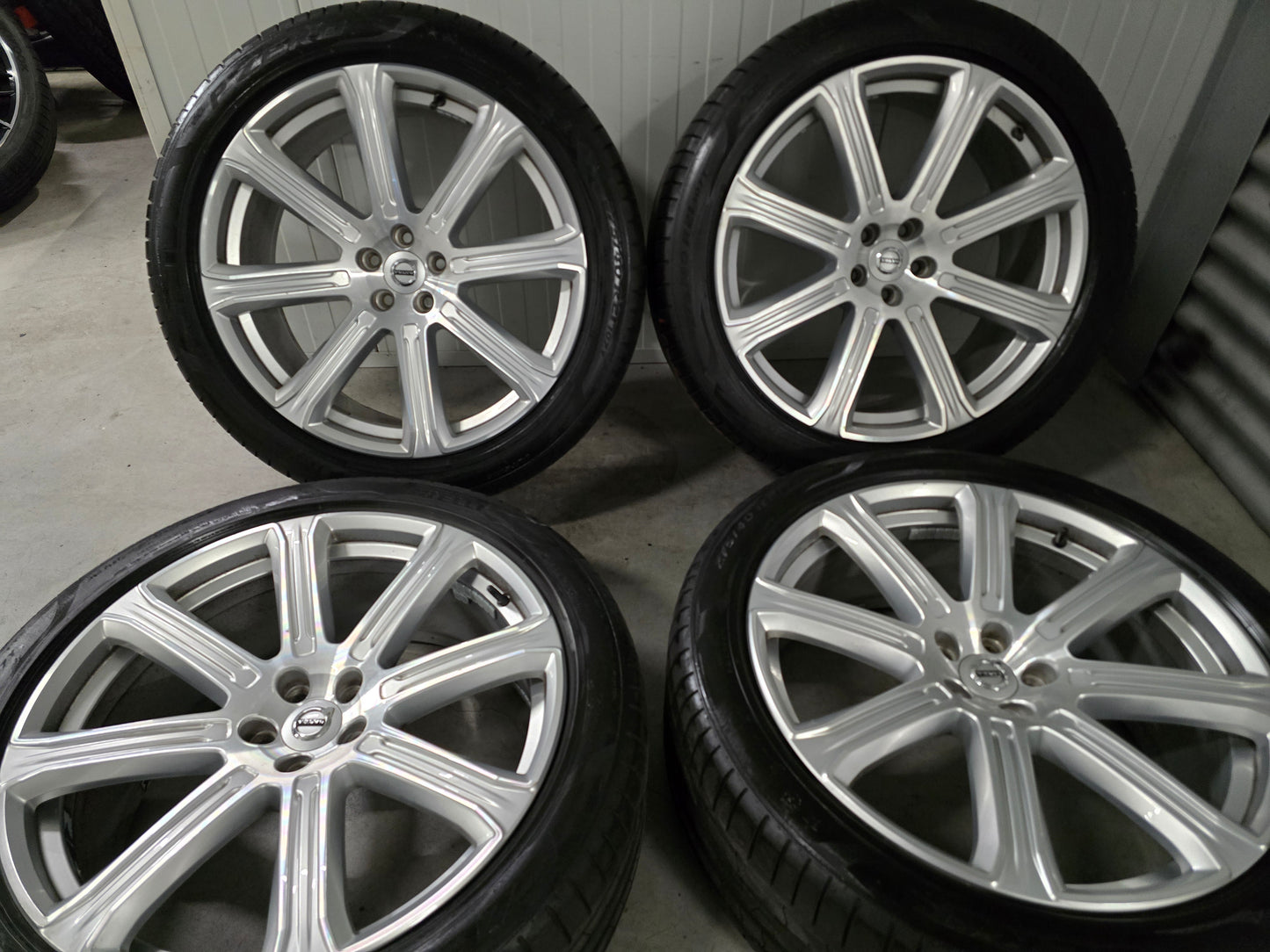 Demo Volvo XC90 21 inch velgen zomerbanden 5x108