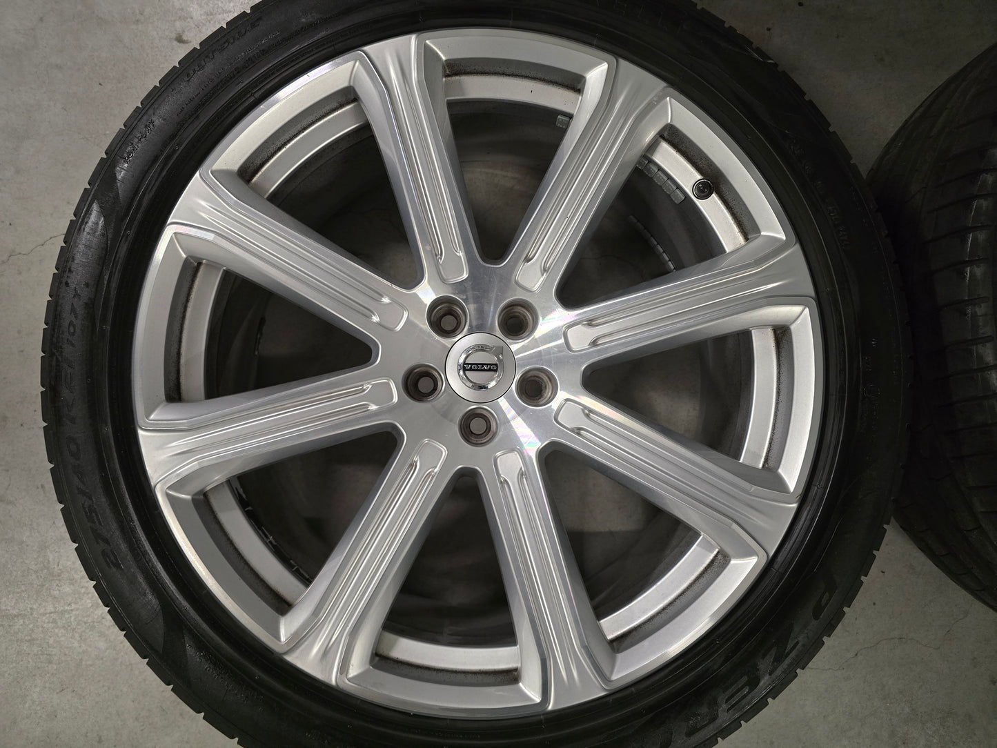 Demo Volvo XC90 21 inch velgen zomerbanden 5x108