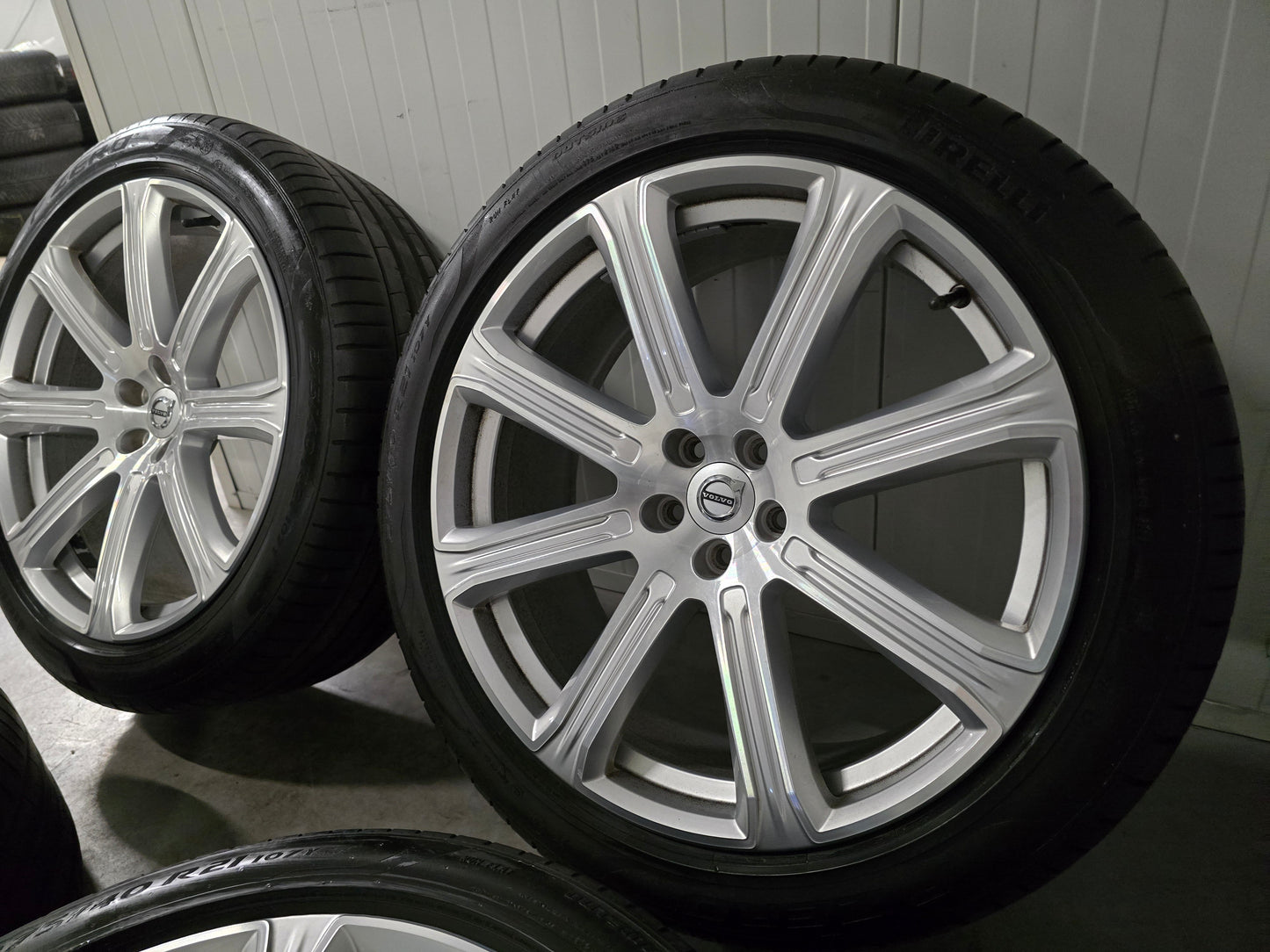 Demo Volvo XC90 21 inch velgen zomerbanden 5x108