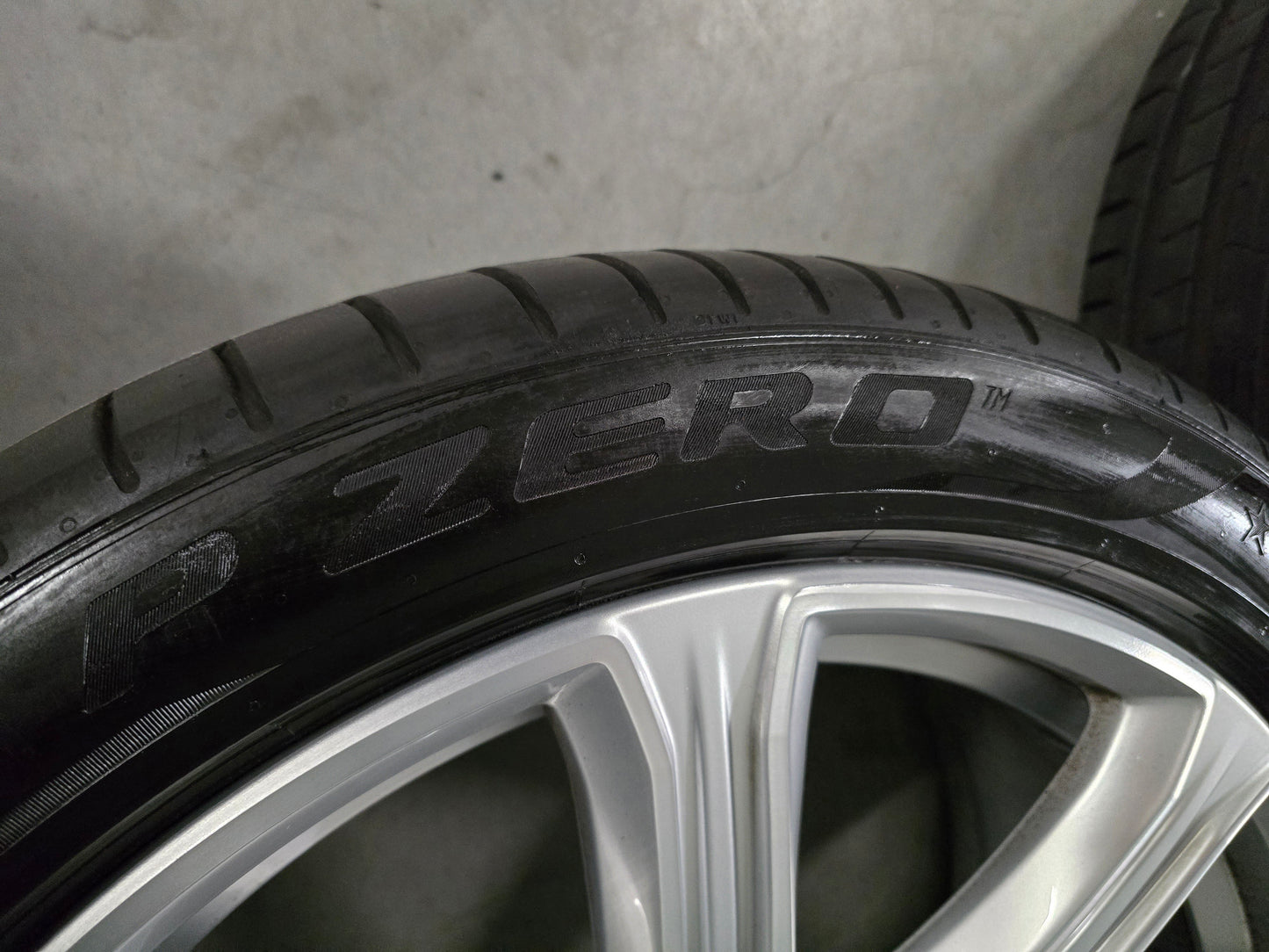 Demo Volvo XC90 21 inch velgen zomerbanden 5x108