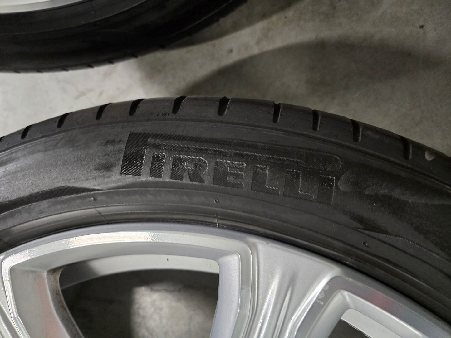 Demo Volvo XC90 21 inch velgen zomerbanden 5x108