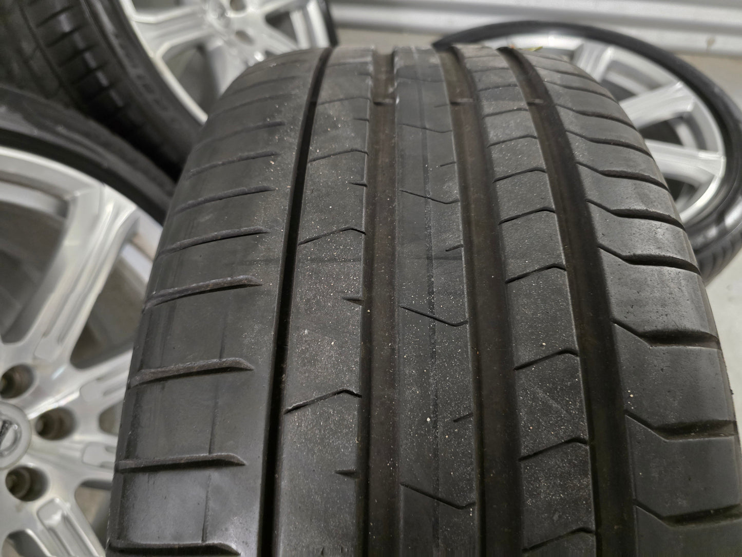 Demo Volvo XC90 21 inch velgen zomerbanden 5x108