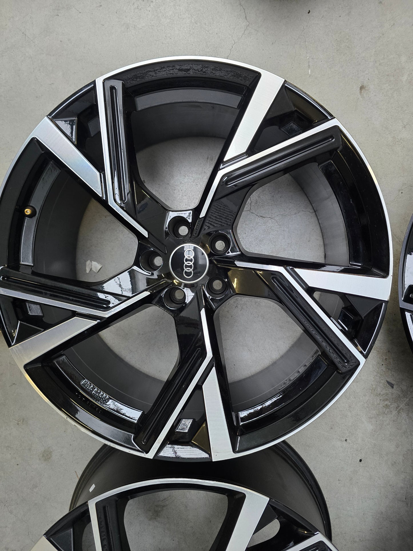 Audi E-Tron Q7 21 inch 9.5J ET36 5x112 velgen Diamond cut