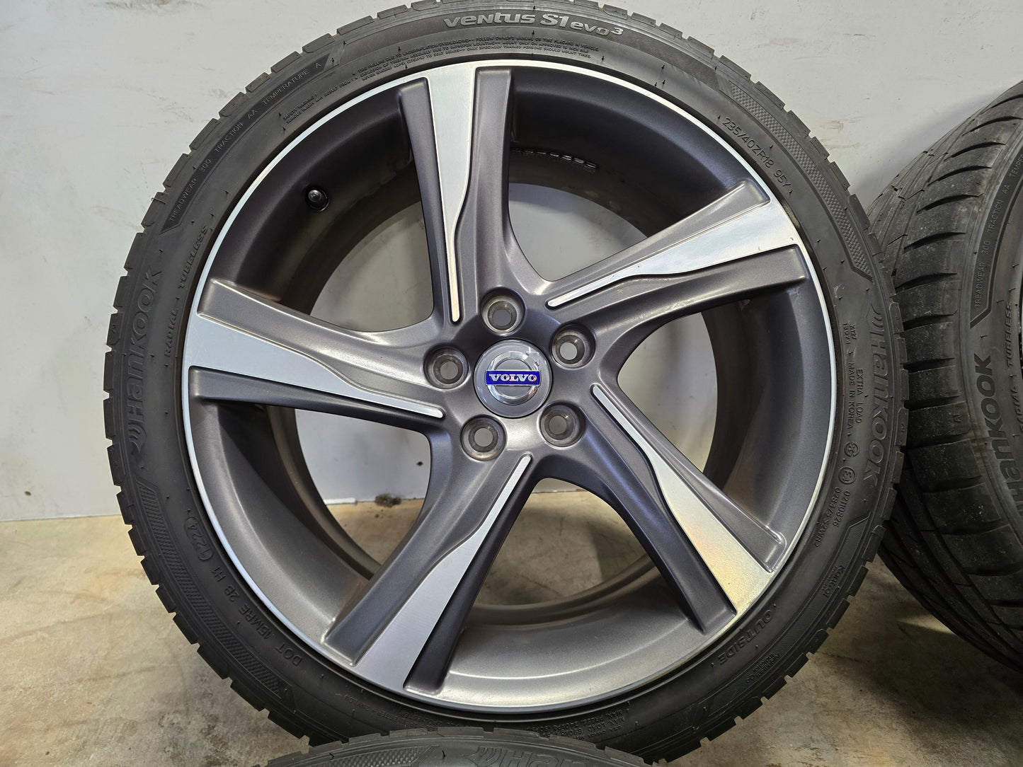 Volvo V70 V90 S90 V60 S60 18 inch Ixion R velgen zomerbanden