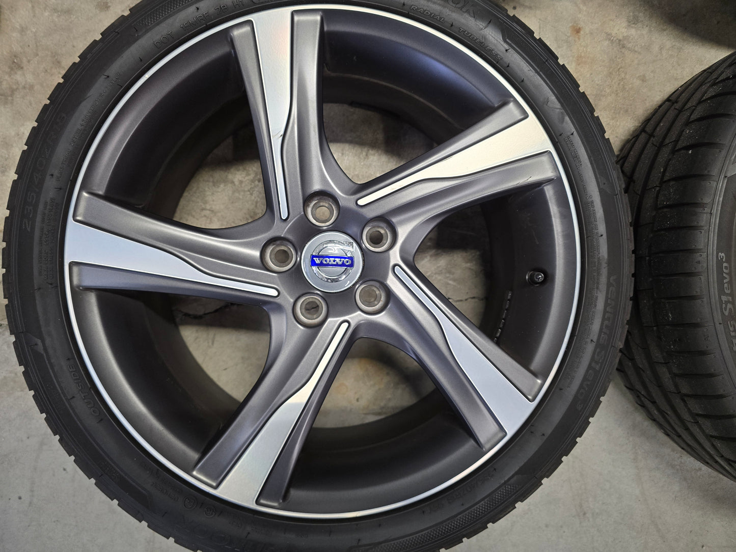 Volvo V70 V90 S90 V60 S60 18 inch Ixion R velgen zomerbanden