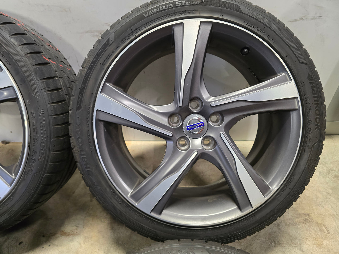 Volvo V70 V90 S90 V60 S60 18 inch Ixion R velgen zomerbanden