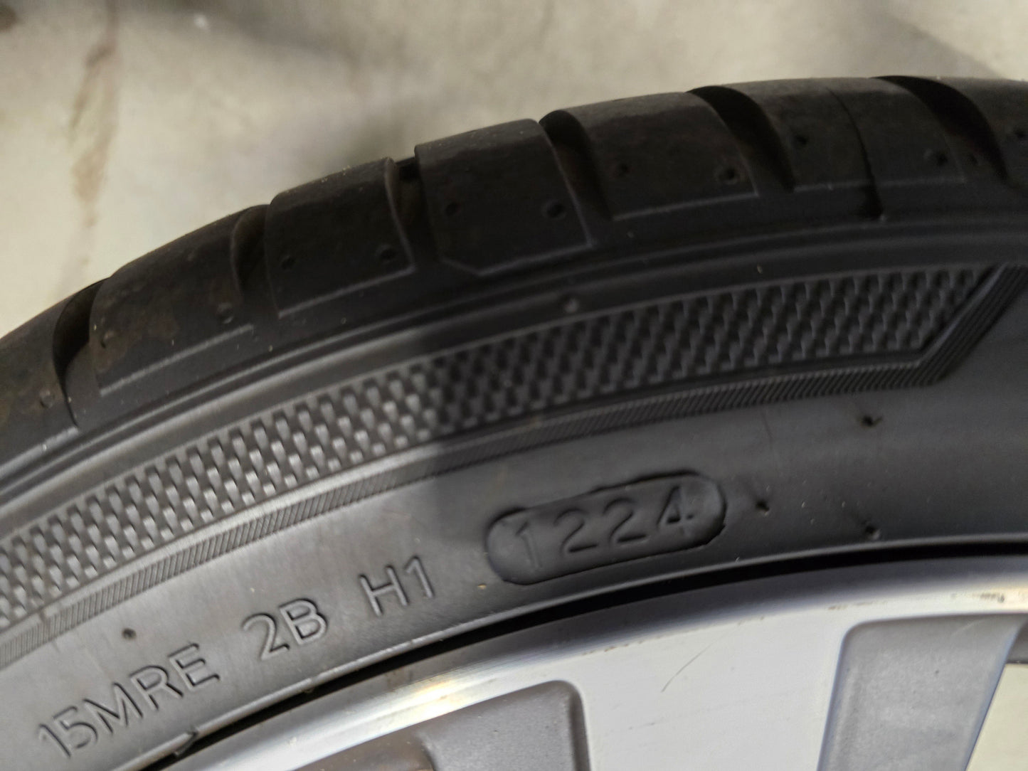 Volvo V70 V90 S90 V60 S60 18 inch Ixion R velgen zomerbanden