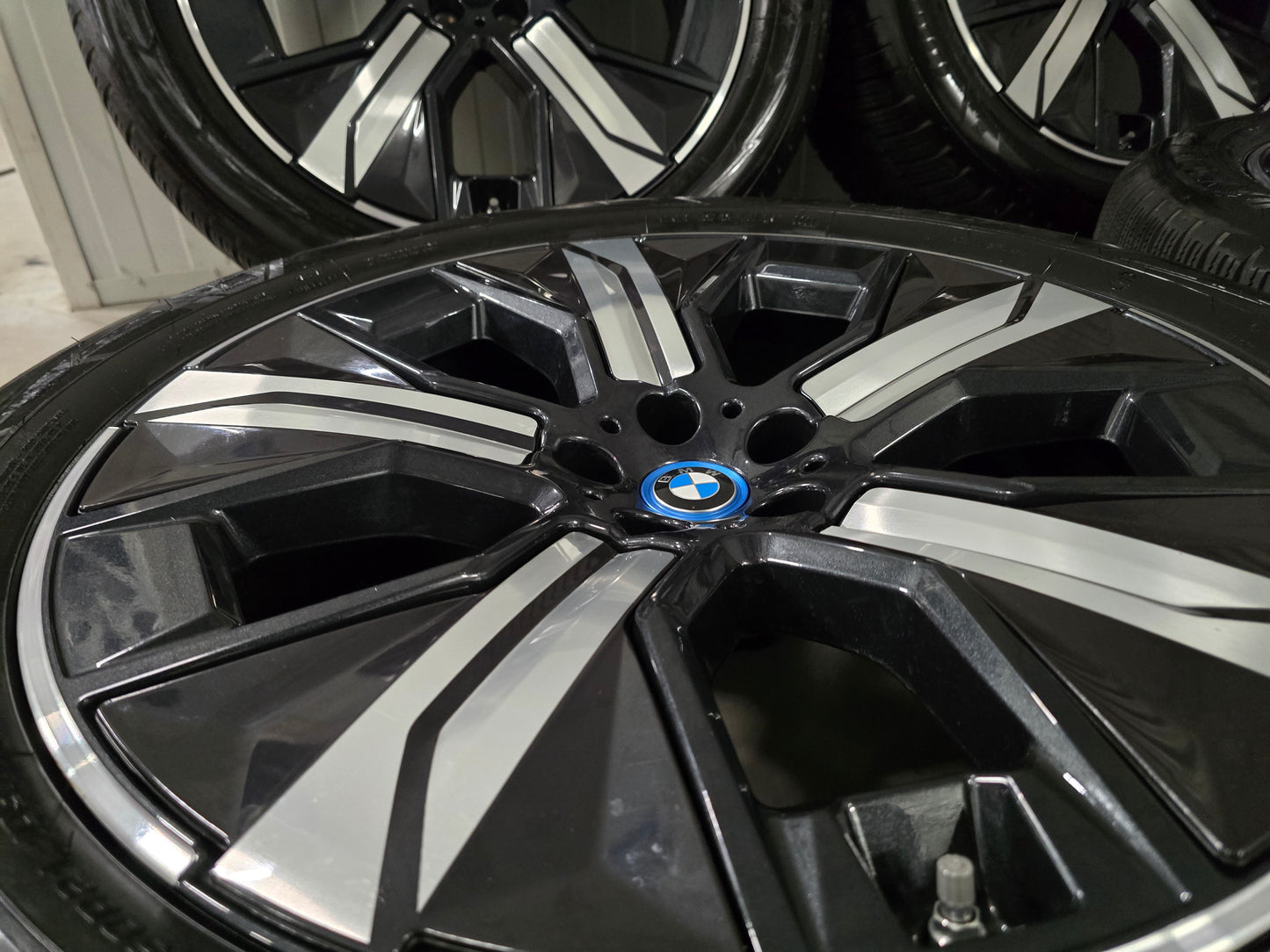 BMW iX 21 inch velgen winterbanden 1011 DEMO 7.5mm