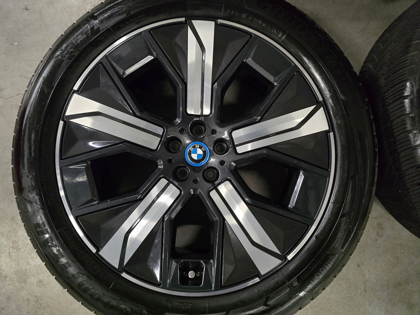 BMW iX 21 inch velgen winterbanden 1011 DEMO 7.5mm