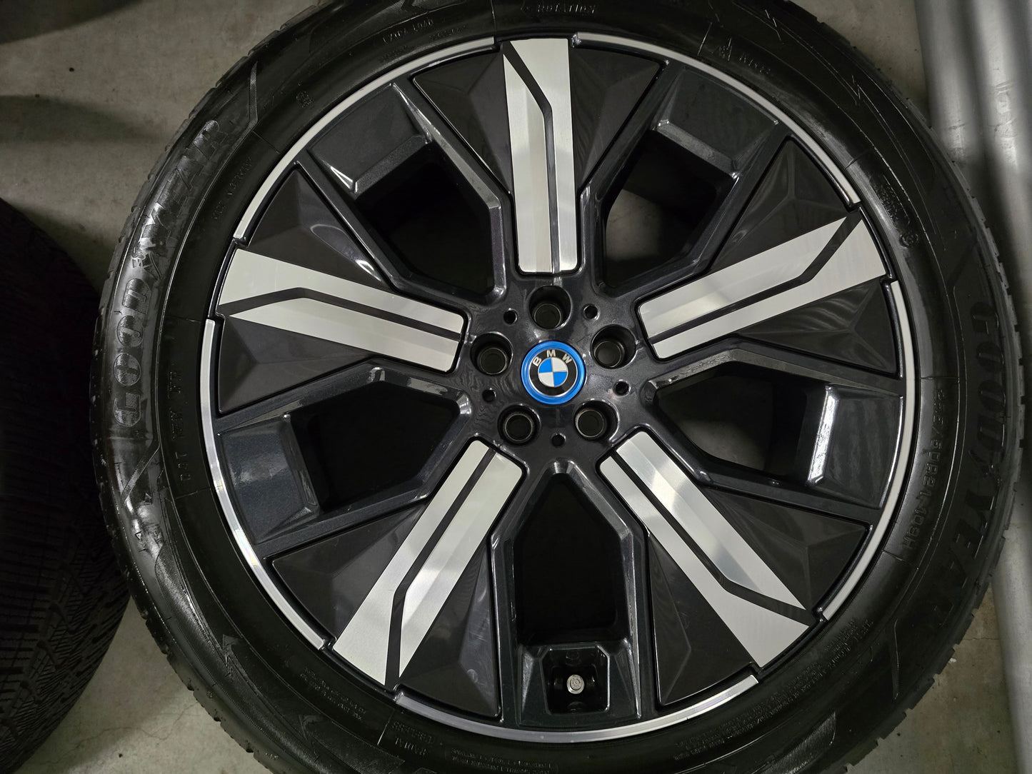 BMW iX 21 inch velgen winterbanden 1011 DEMO 7.5mm