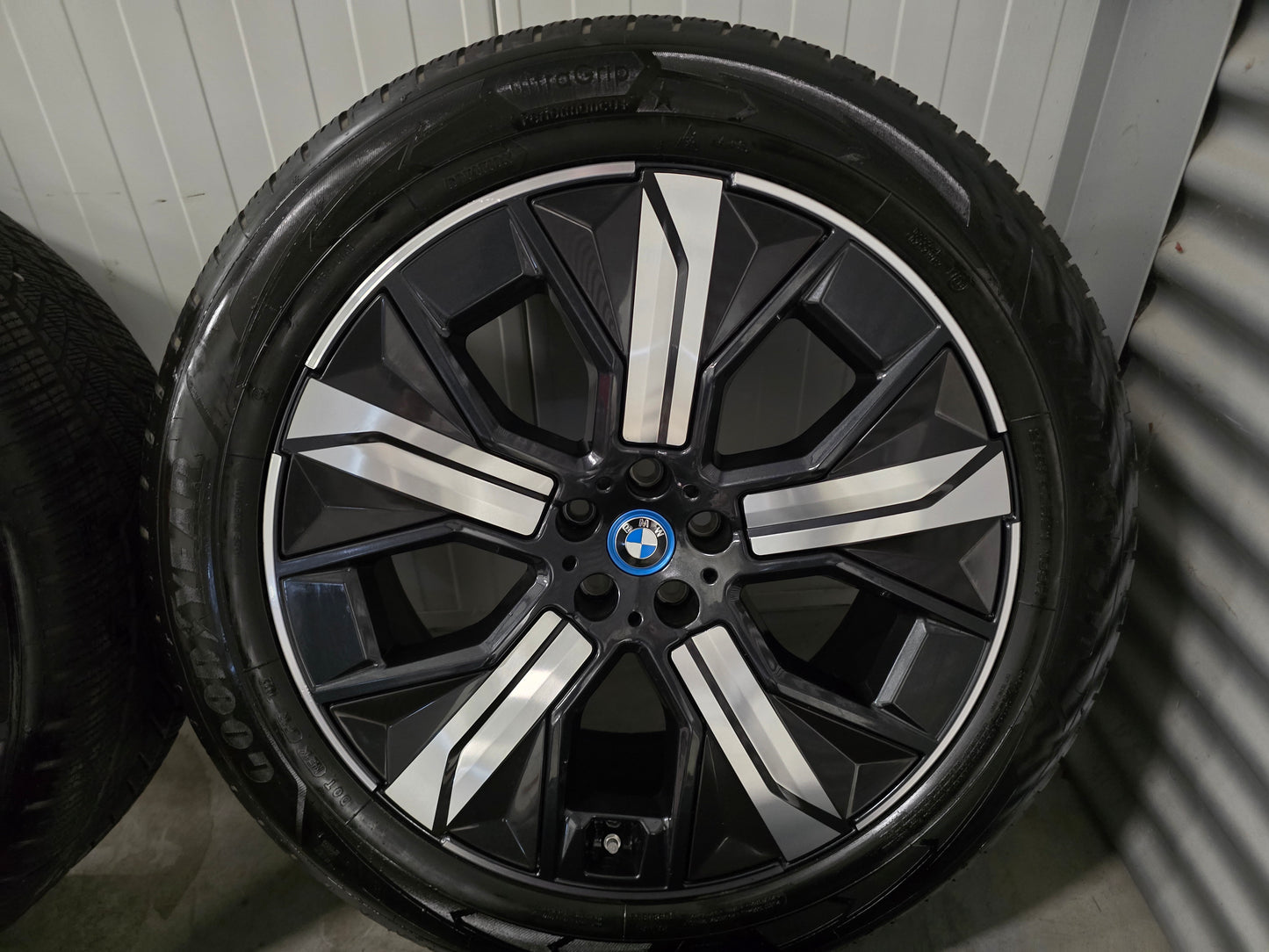 BMW iX 21 inch velgen winterbanden 1011 DEMO 7.5mm