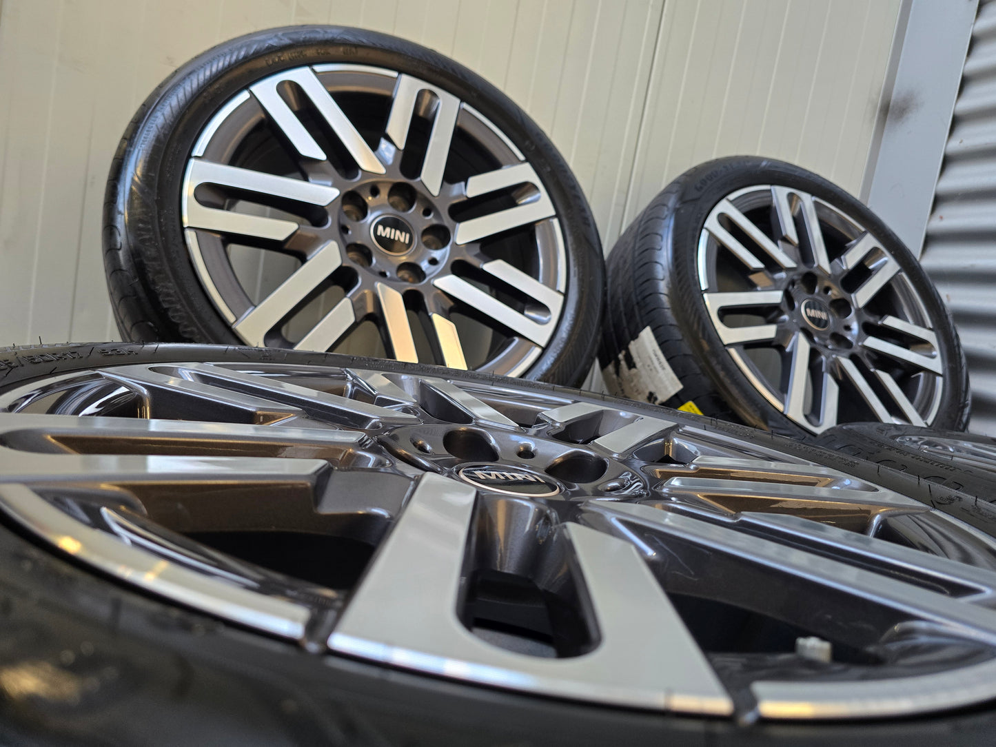 Demo Mini Electric / Cooper / One Zomerbanden 17 inch 983