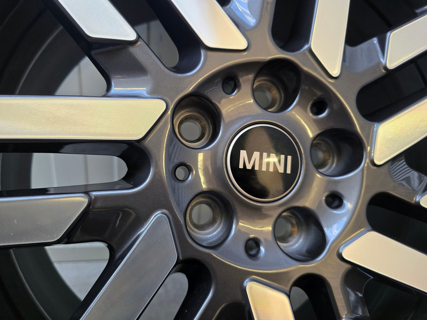 Demo Mini Electric / Cooper / One Zomerbanden 17 inch 983