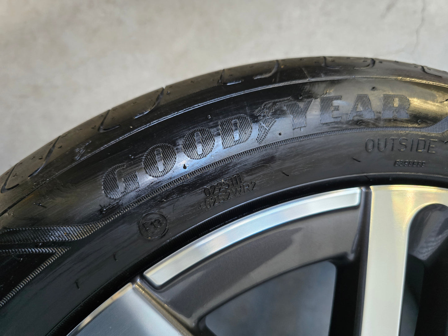 Demo Mini Electric / Cooper / One Zomerbanden 17 inch 983