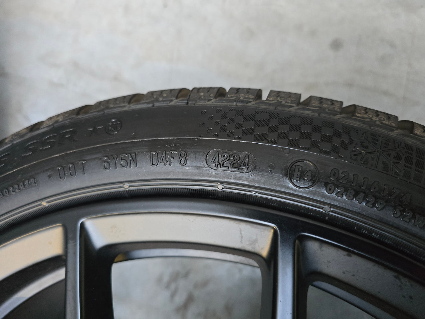 Demo BMW 1 serie F40 F70 2 serie 18 inch 554M velgen winterbanden 8mm