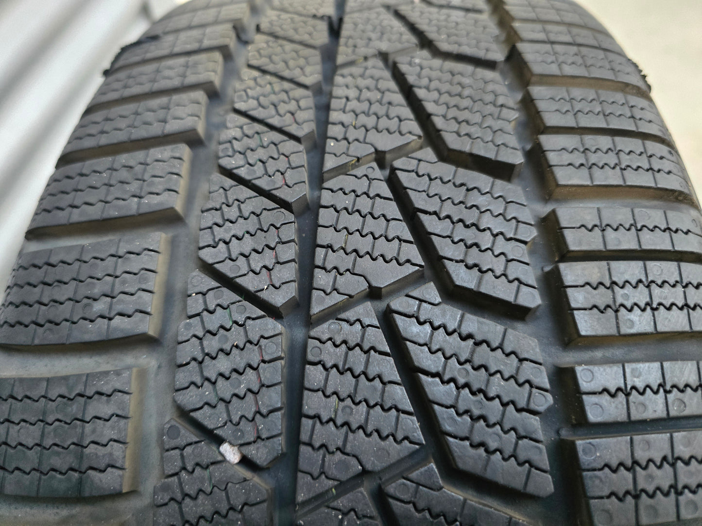 Demo BMW 1 serie F40 F70 2 serie 18 inch 554M velgen winterbanden 8mm