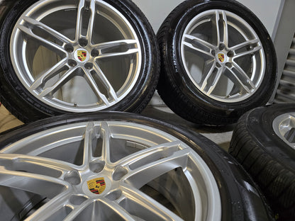 Porsche Macan (2014-) 19 inch winterbanden (N0) breedset OEM