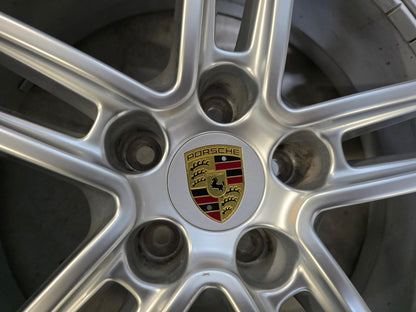 Porsche Macan (2014-) 19 inch winterbanden (N0) breedset OEM