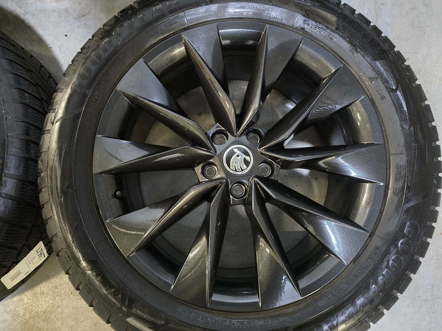 Skoda Enyac VW ID4,5, 7, Buzz Audi Q4 19 inch winterbanden breedset sport