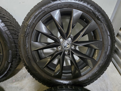 Skoda Enyac VW ID4,5, 7, Buzz Audi Q4 19 inch winterbanden breedset sport