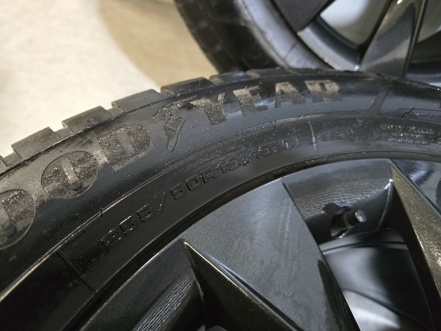Skoda Enyac VW ID4,5, 7, Buzz Audi Q4 19 inch winterbanden breedset sport