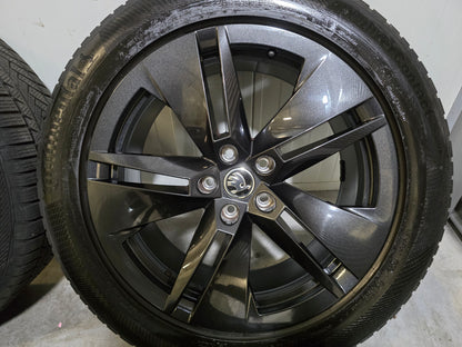 Skoda Enyac VW ID4,5, 7, Buzz Audi Q4 19 inch velgen winterbanden breedset black