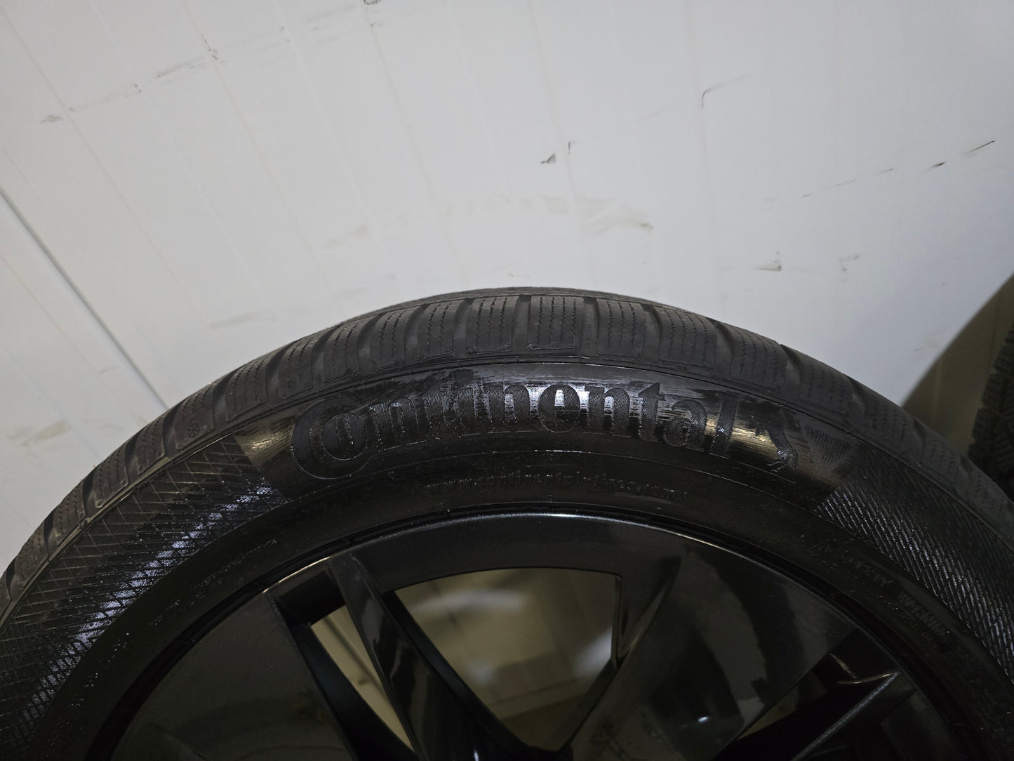 Skoda Enyac VW ID4,5, 7, Buzz Audi Q4 19 inch velgen winterbanden breedset black