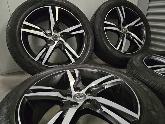 Volvo XC40 V90 CC EX30 CC winterbanden 19 inch