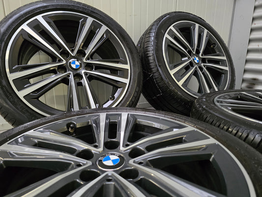 Demo BMW 1 serie F40 2 serie 17 inch zomerbanden 548 velgen