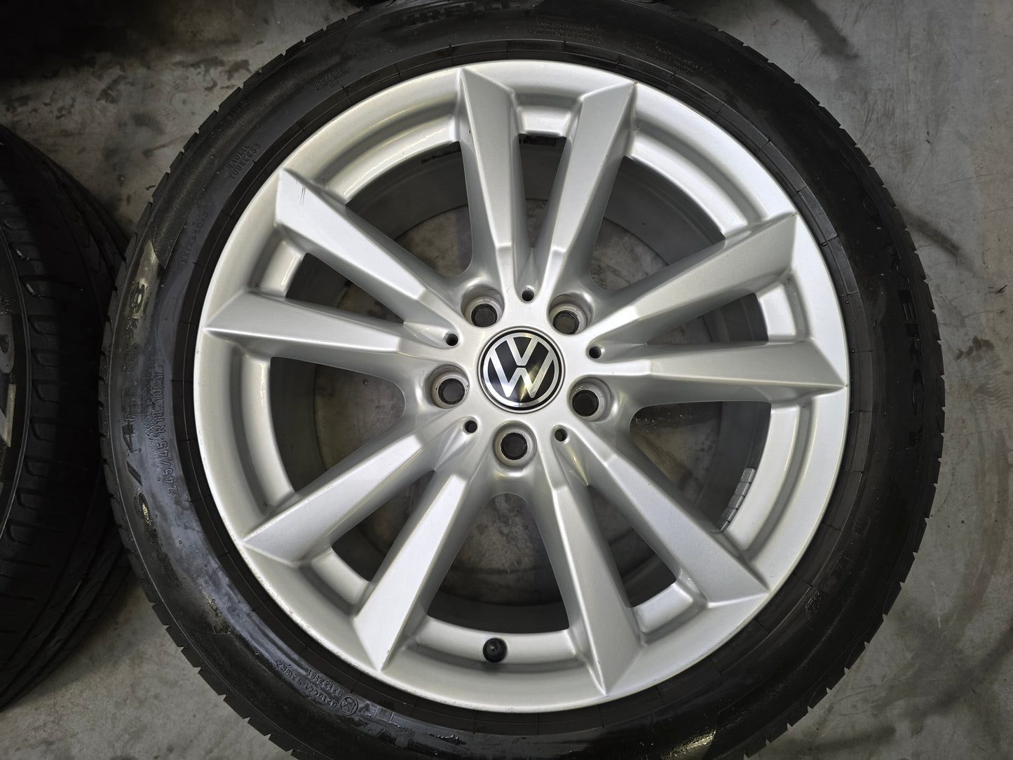 Volkswagen Transporter T5 T6 18 inch zomerbanden Pirelli