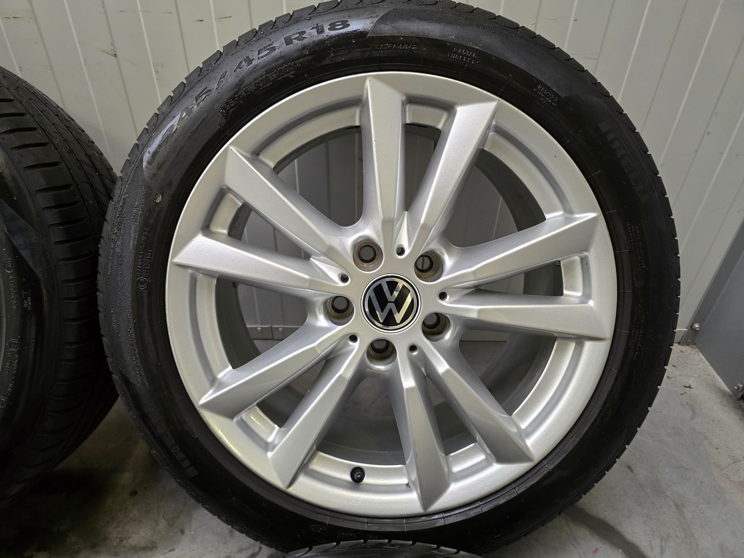 Volkswagen Transporter T5 T6 18 inch zomerbanden Pirelli