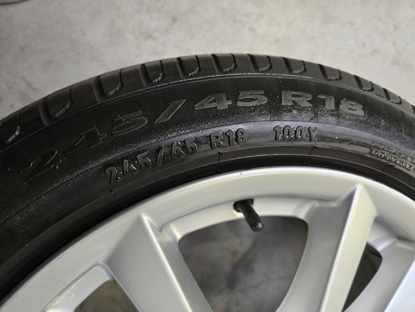 Volkswagen Transporter T5 T6 18 inch zomerbanden Pirelli