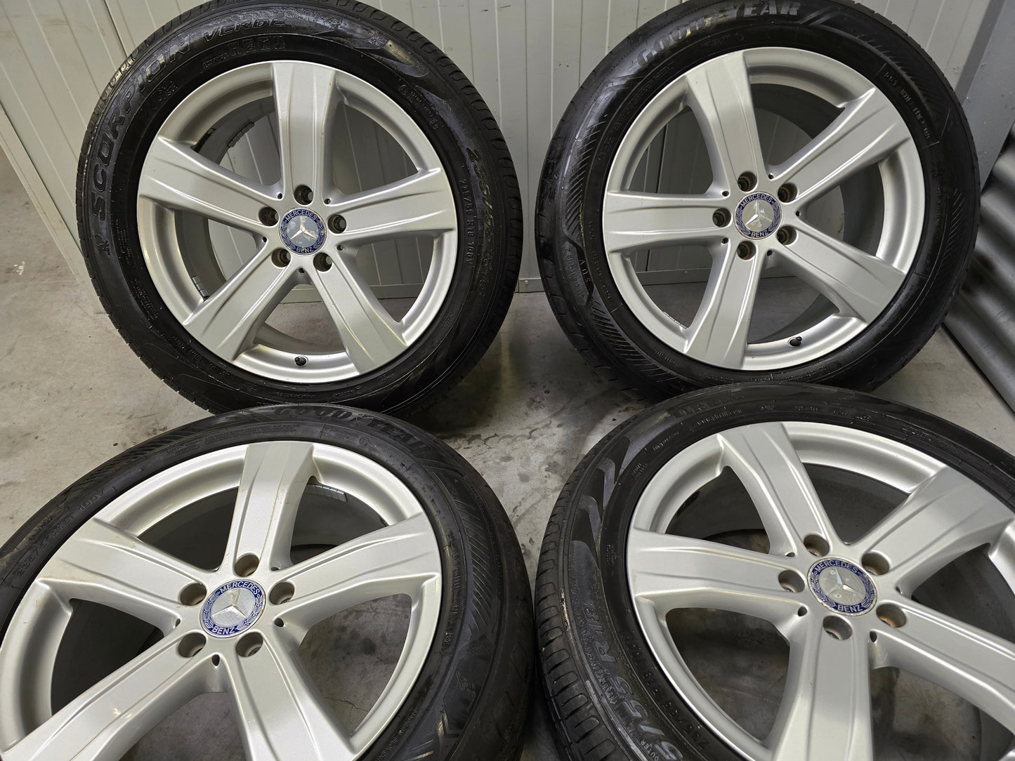 Mercedes Vito 18 inch velgen zomerbanden NIEUW 5x112