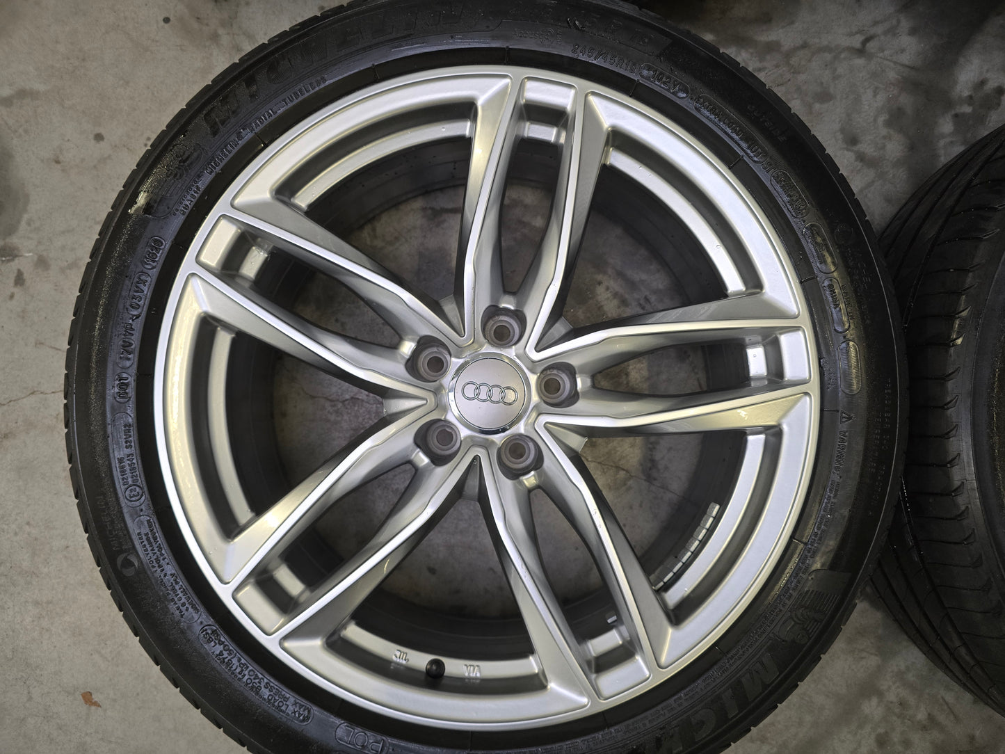 Audi A6 A7 Q3 Q5 19 inch velgen zomerbanden