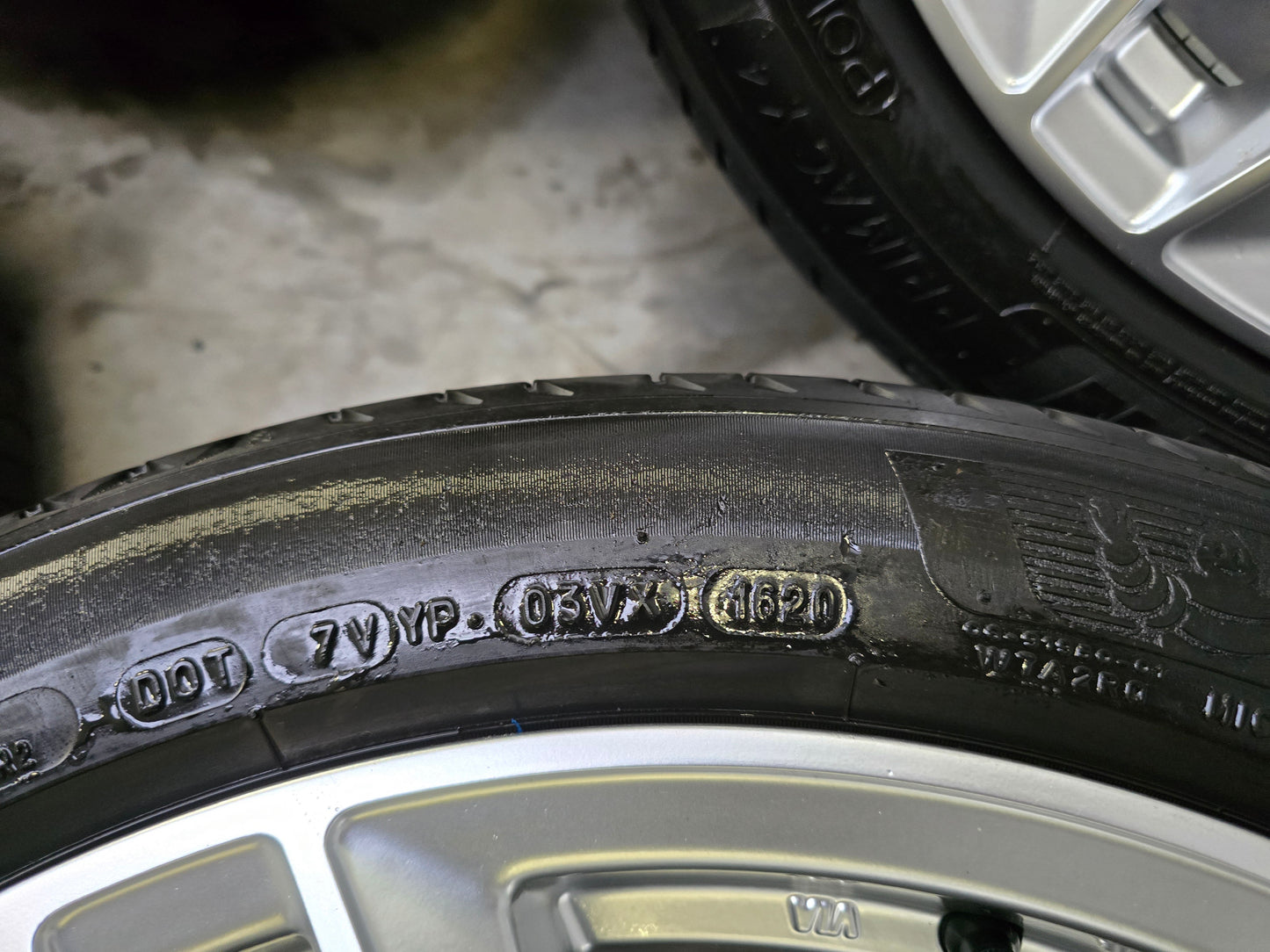 Audi A6 A7 Q3 Q5 19 inch velgen zomerbanden