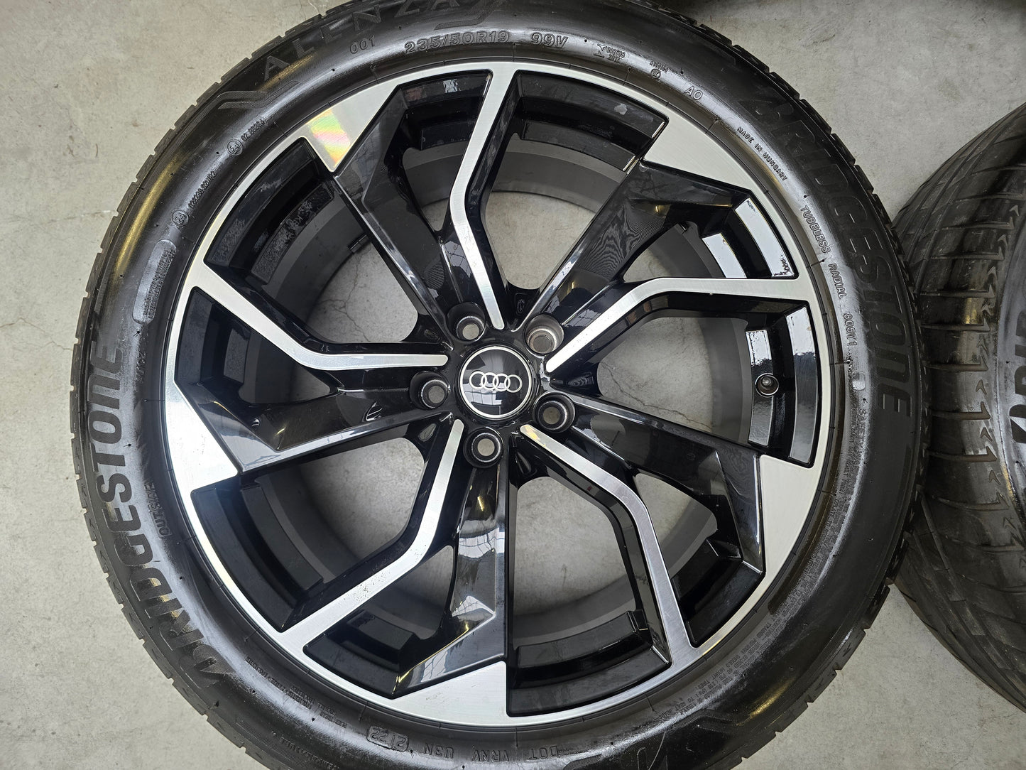 DEMO Audi Q3 A6 19 inch velgen zomerbanden 5x112