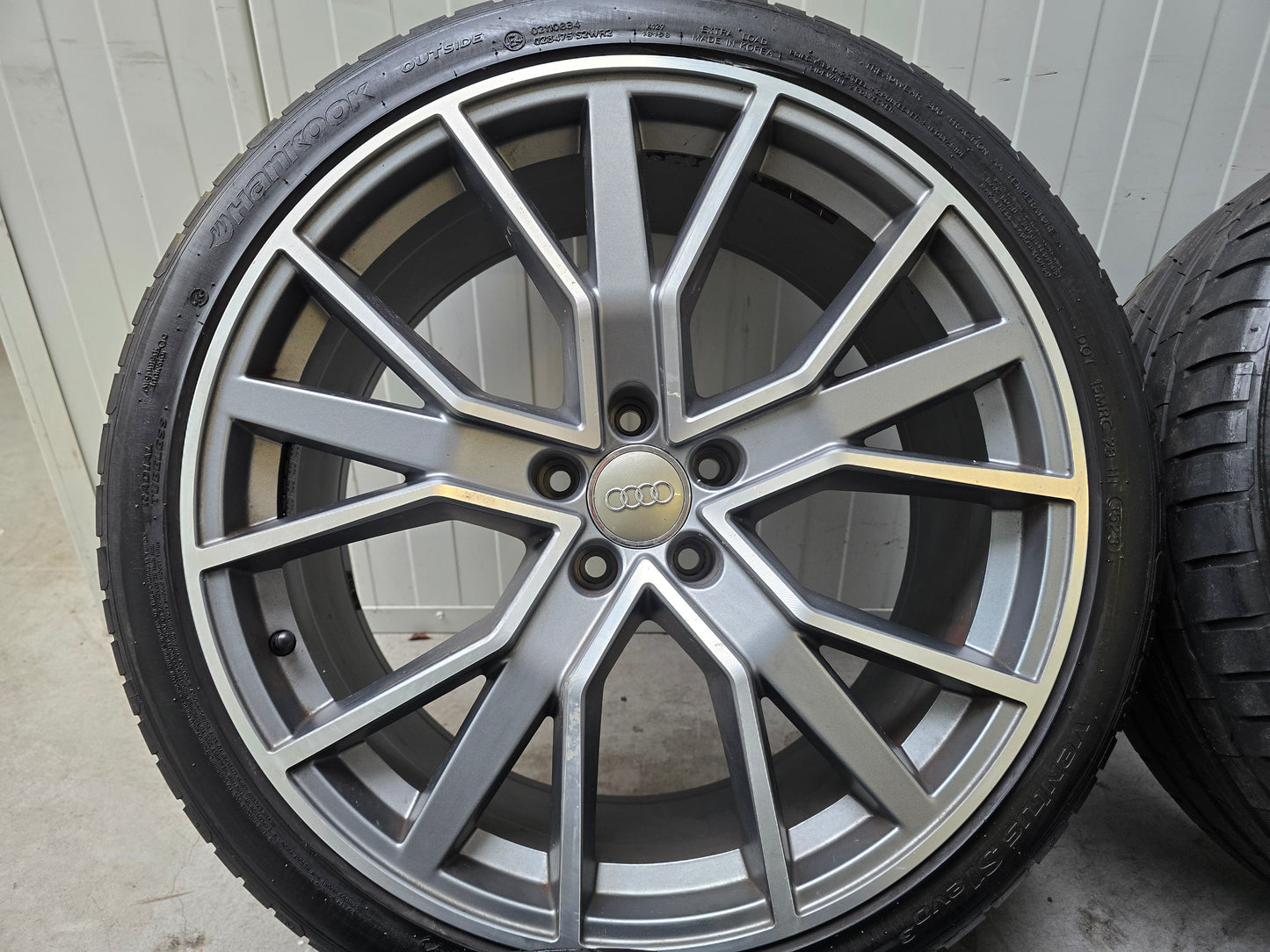 Audi A6 Q3 20 inch sport velgen zomerbanden