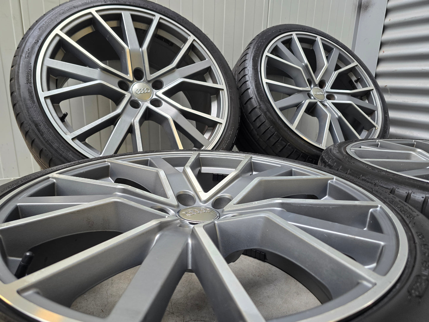 Audi A6 Q3 20 inch sport velgen zomerbanden