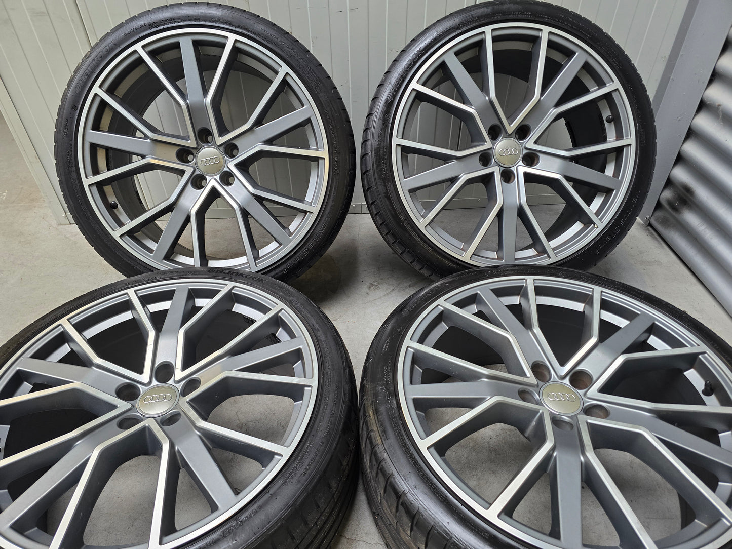 Audi A6 Q3 20 inch sport velgen zomerbanden