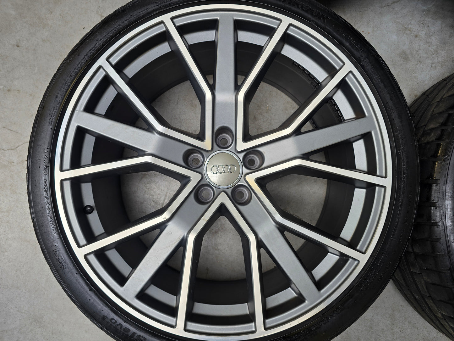 Audi A6 Q3 20 inch sport velgen zomerbanden