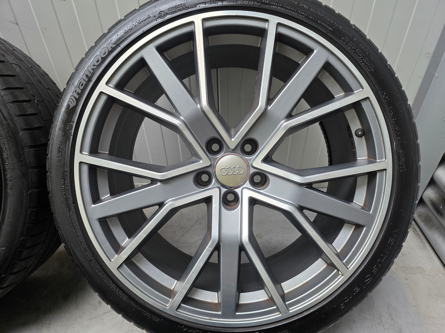 Audi A6 Q3 20 inch sport velgen zomerbanden