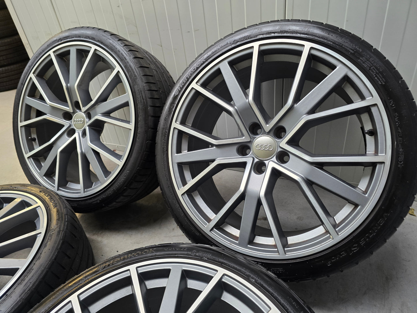 Audi A6 Q3 20 inch sport velgen zomerbanden