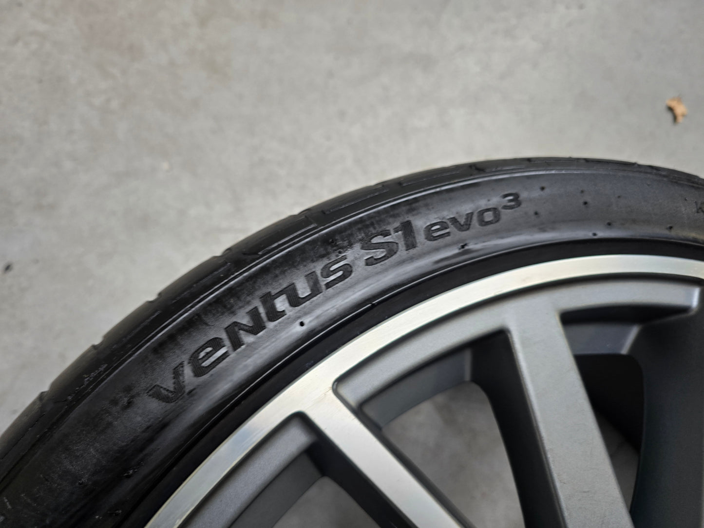 Audi A6 Q3 20 inch sport velgen zomerbanden