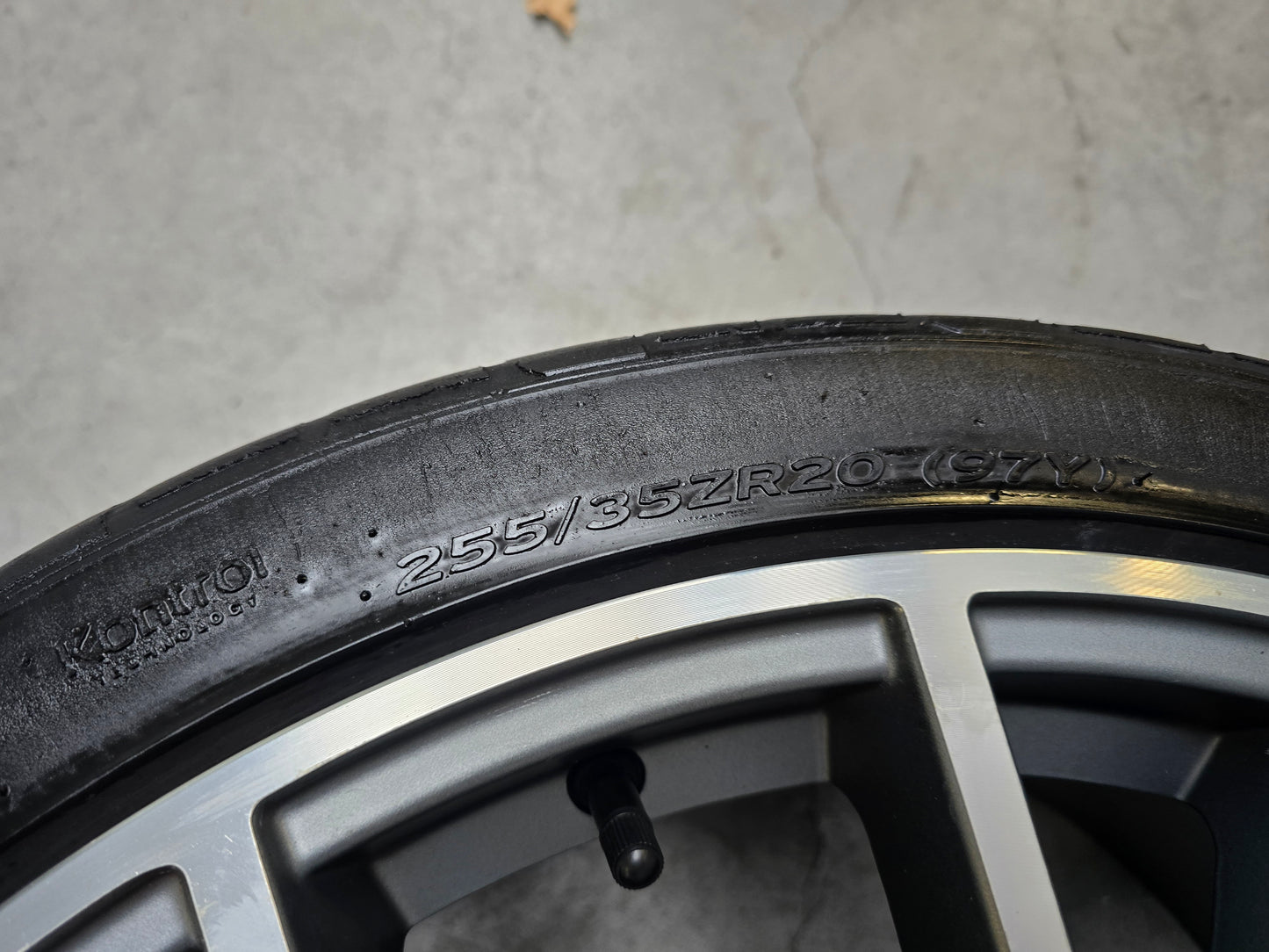 Audi A6 Q3 20 inch sport velgen zomerbanden