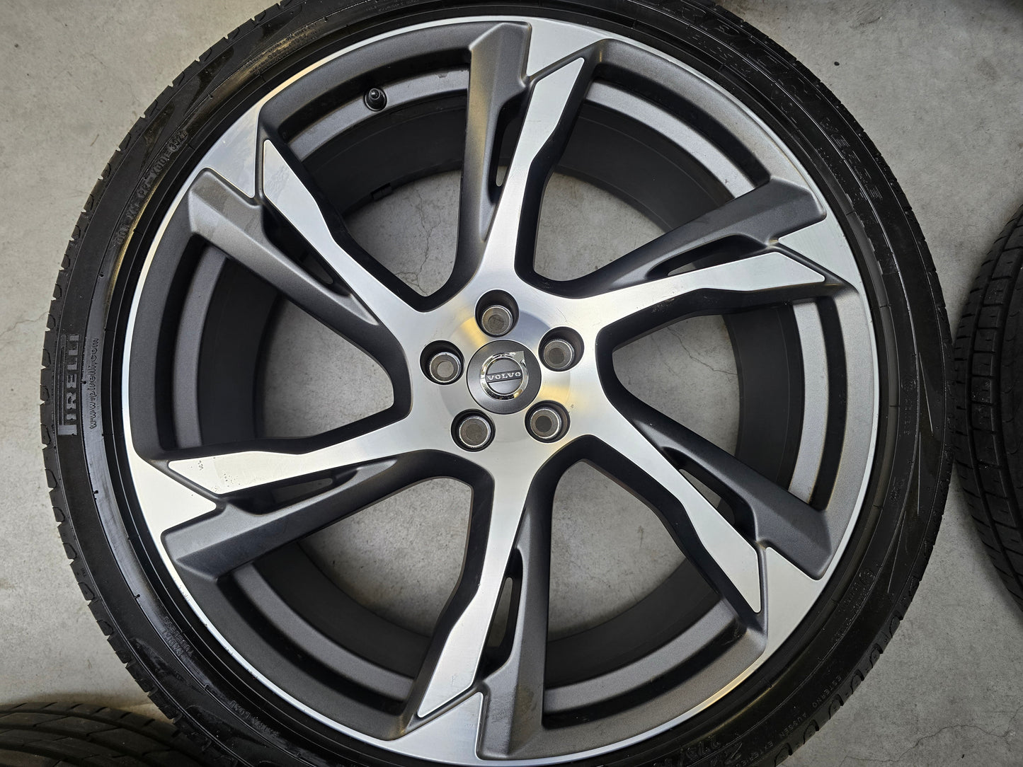 Demo Volvo XC90 22 inch velgen zomerbanden 8mm