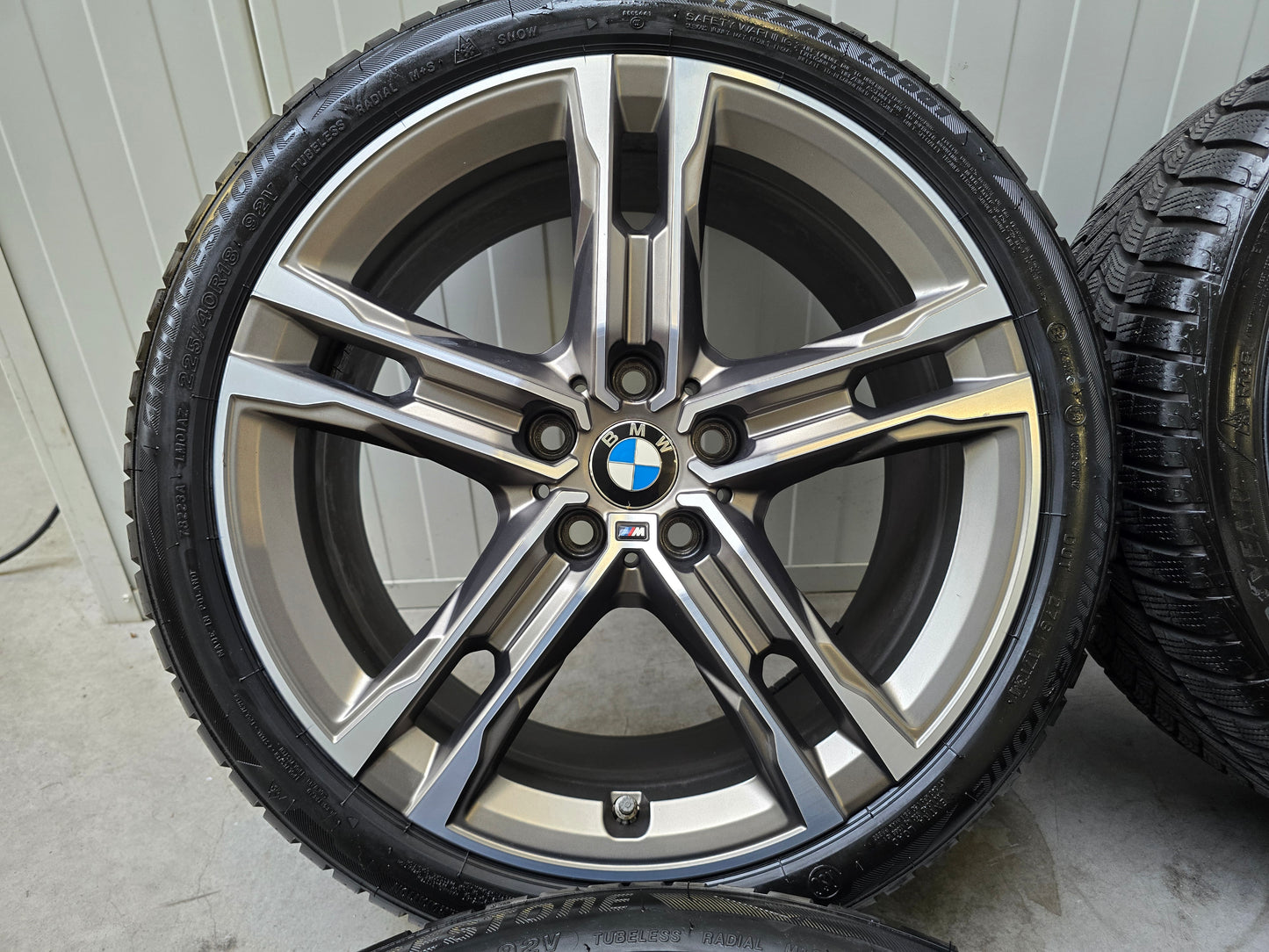 Demo BMW 1 serie F40 2 serie 556M 18 inch winterbanden